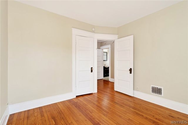 76 Vernon Place, Buffalo, NY 14214