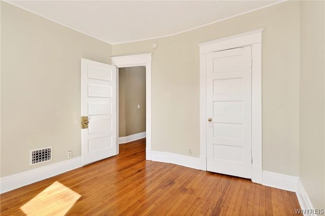 76 Vernon Place, Buffalo, NY 14214