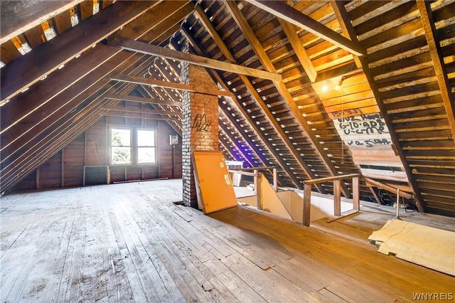 76 Vernon Place, Buffalo, NY 14214