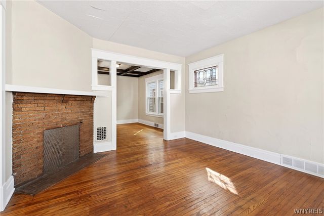 76 Vernon Place, Buffalo, NY 14214