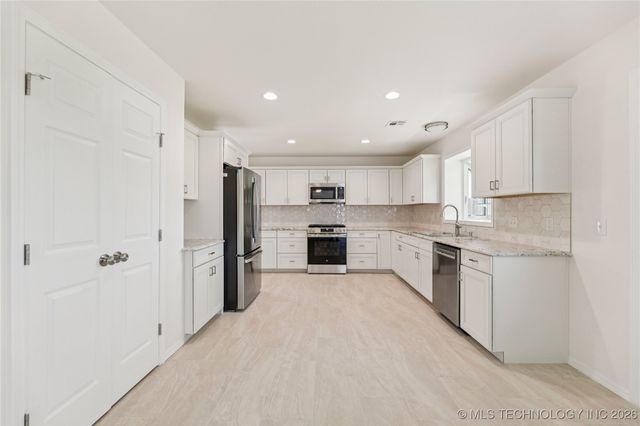 2817 W Oakland Street, Broken Arrow, OK 74012