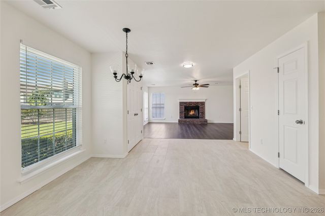 2817 W Oakland Street, Broken Arrow, OK 74012