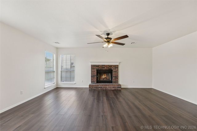 2817 W Oakland Street, Broken Arrow, OK 74012