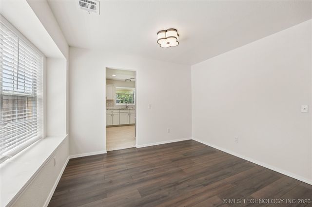 2817 W Oakland Street, Broken Arrow, OK 74012