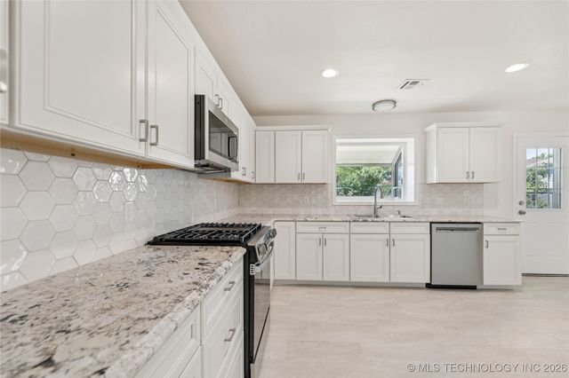 2817 W Oakland Street, Broken Arrow, OK 74012