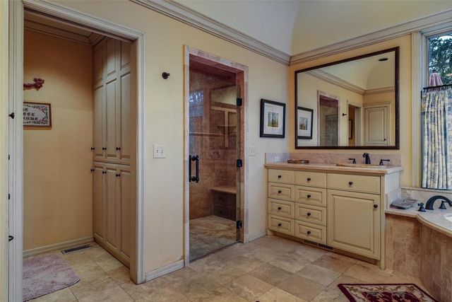 1248 Davinbrook Drive, Oklahoma City, OK 73118