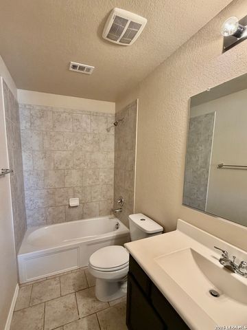 1805 Logan Trl, New Braunfels, TX 78130