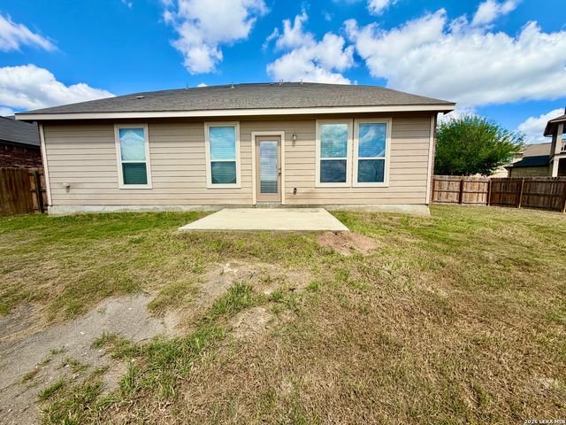 1805 Logan Trl, New Braunfels, TX 78130