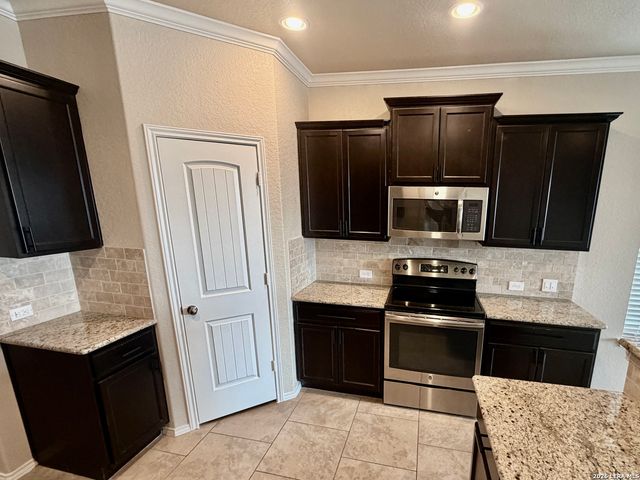 1805 Logan Trl, New Braunfels, TX 78130