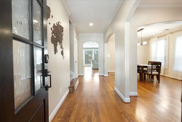 5103 Locust Street, Bellaire, TX 77401