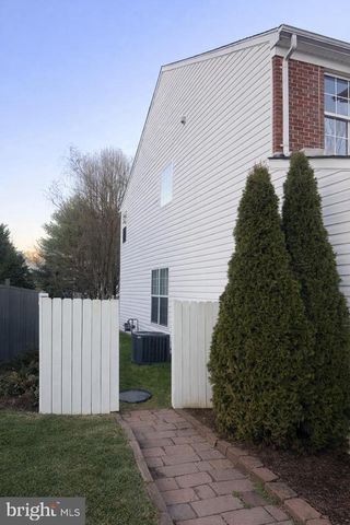 74 NEWBURY DR, Stafford, VA 22556