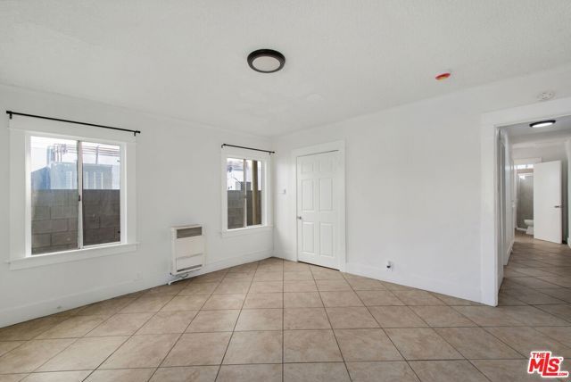 528 W 75th Street, Los Angeles, CA 90044