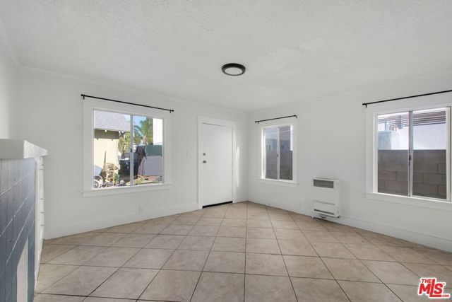 528 W 75th Street, Los Angeles, CA 90044