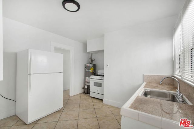 528 W 75th Street, Los Angeles, CA 90044