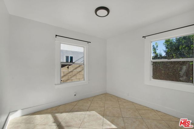 528 W 75th Street, Los Angeles, CA 90044