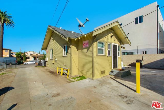 528 W 75th Street, Los Angeles, CA 90044