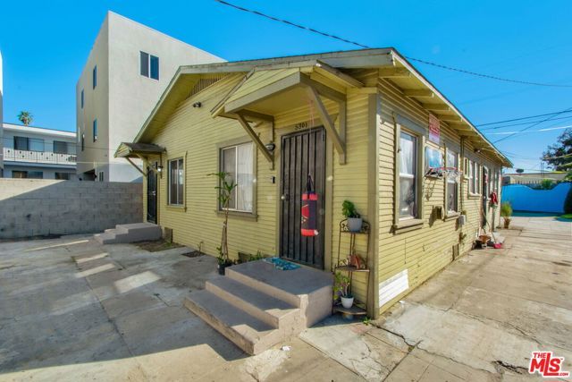 528 W 75th Street, Los Angeles, CA 90044