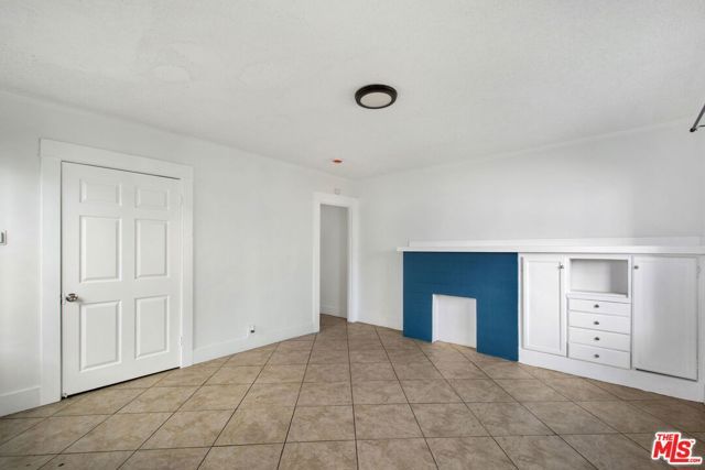 528 W 75th Street, Los Angeles, CA 90044