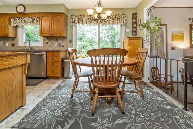 2042 Hilltop Road, Lower Saucon Twp, PA 18015