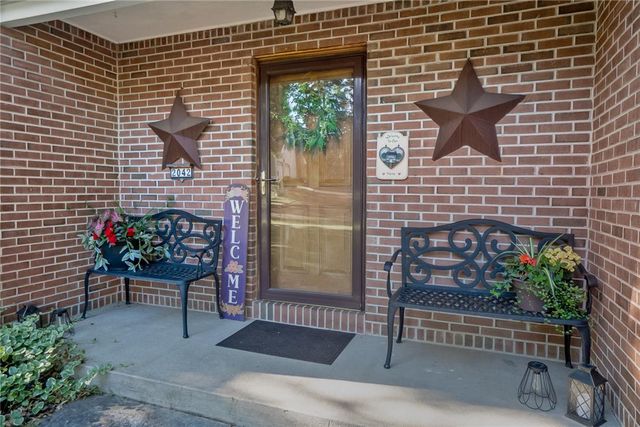 2042 Hilltop Road, Lower Saucon Twp, PA 18015