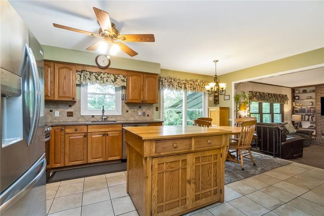 2042 Hilltop Road, Lower Saucon Twp, PA 18015