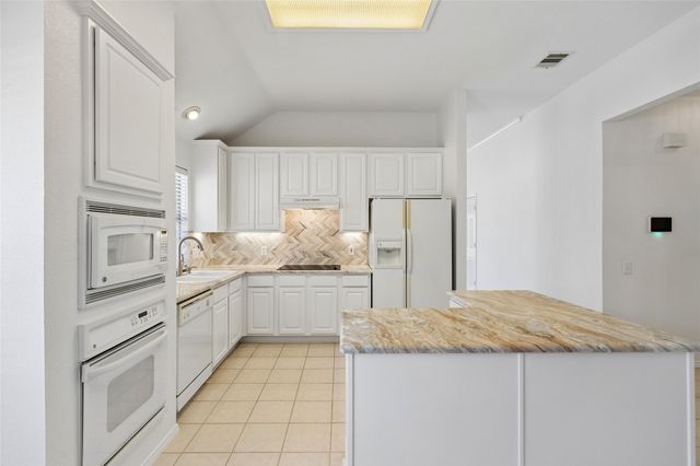 5787 Walnut Creek Drive, Fort Worth, TX 76137