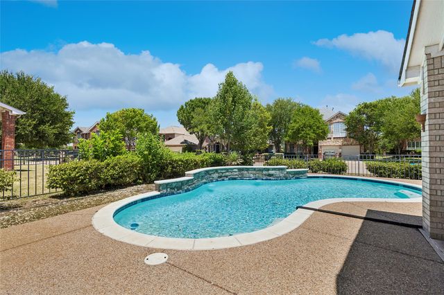 5787 Walnut Creek Drive, Fort Worth, TX 76137