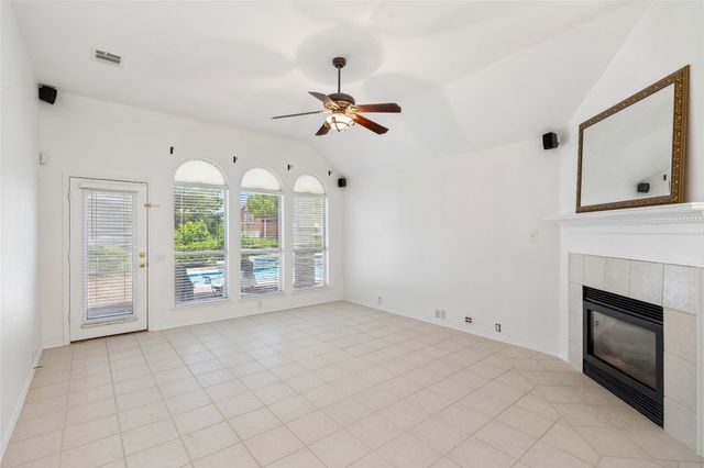 5787 Walnut Creek Drive, Fort Worth, TX 76137