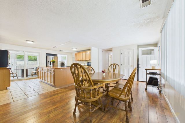 186 Powderhorn Dr, Taunton, MA 02780