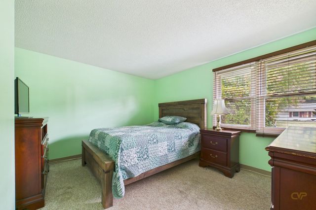 186 Powderhorn Dr, Taunton, MA 02780