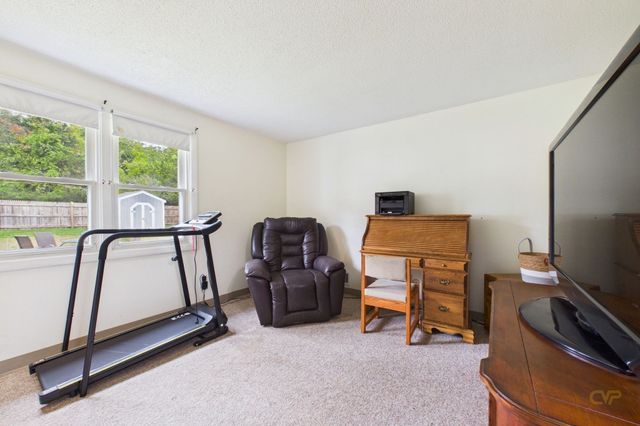 186 Powderhorn Dr, Taunton, MA 02780