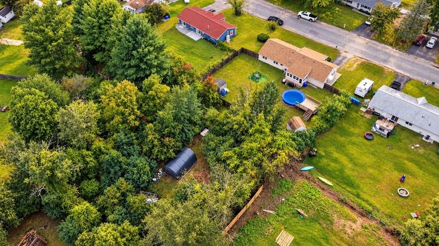 186 Powderhorn Dr, Taunton, MA 02780