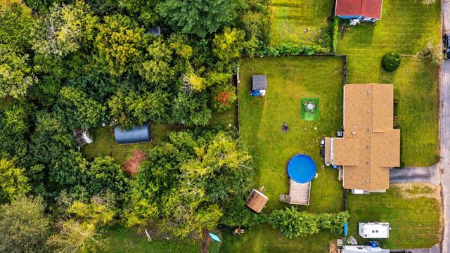 186 Powderhorn Dr, Taunton, MA 02780