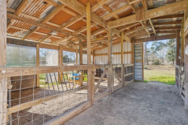 392 Robert E Lee Lane, Livingston, TX 77351