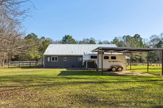 392 Robert E Lee Lane, Livingston, TX 77351