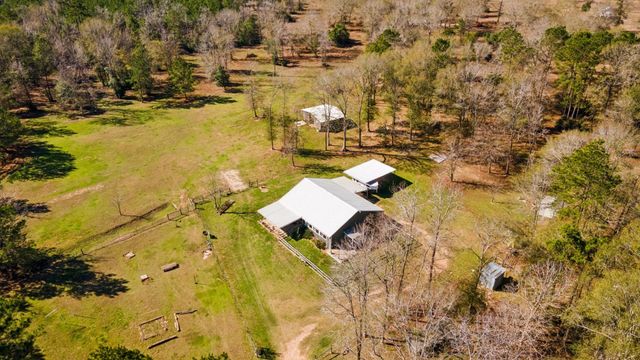 392 Robert E Lee Lane, Livingston, TX 77351
