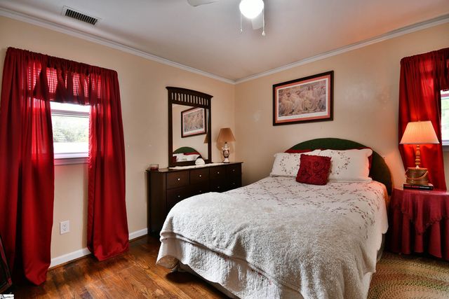 7 Confederate Circle, Taylors, SC 29687