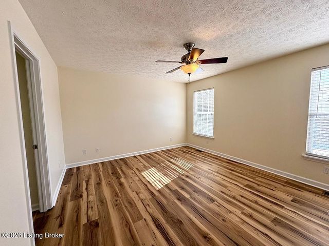 1123 Summit Dr, Shelbyville, KY 40065