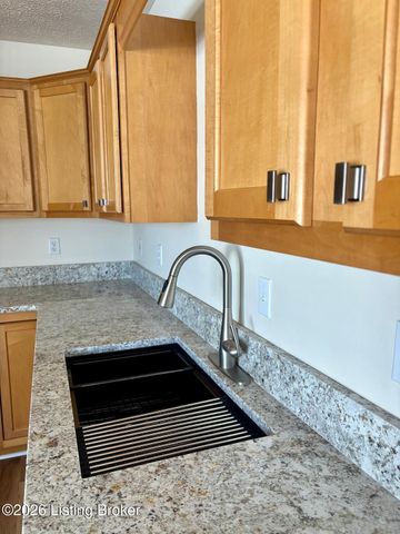 1123 Summit Dr, Shelbyville, KY 40065