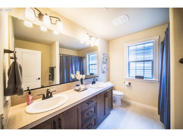 29078 Sw Costa Cir W, Wilsonville, OR 97070