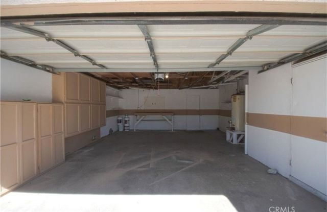 16654 Sholic St, Victorville, CA 92395