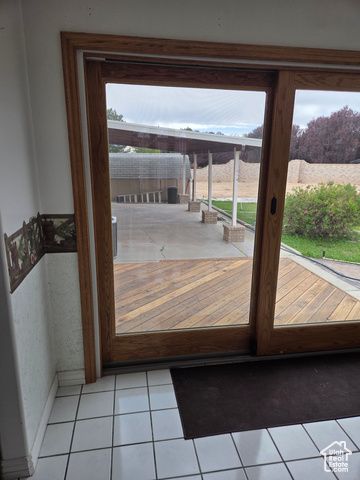 1402 SHEPHERD DR, Wellington, UT 84542