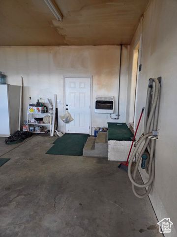 1402 SHEPHERD DR, Wellington, UT 84542