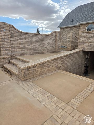 1402 SHEPHERD DR, Wellington, UT 84542