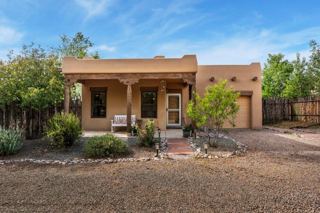 3702 Valmora, Santa Fe, NM 87505