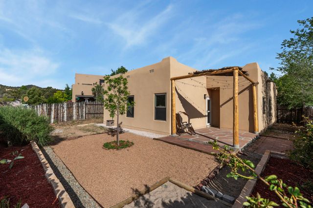 3702 Valmora, Santa Fe, NM 87505