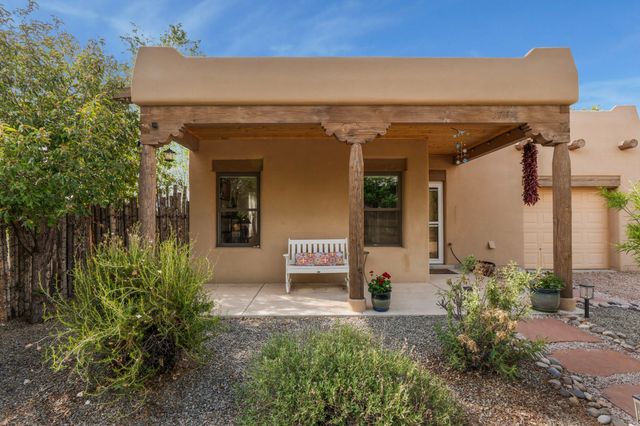 3702 Valmora, Santa Fe, NM 87505