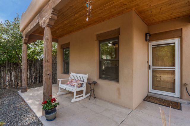 3702 Valmora, Santa Fe, NM 87505