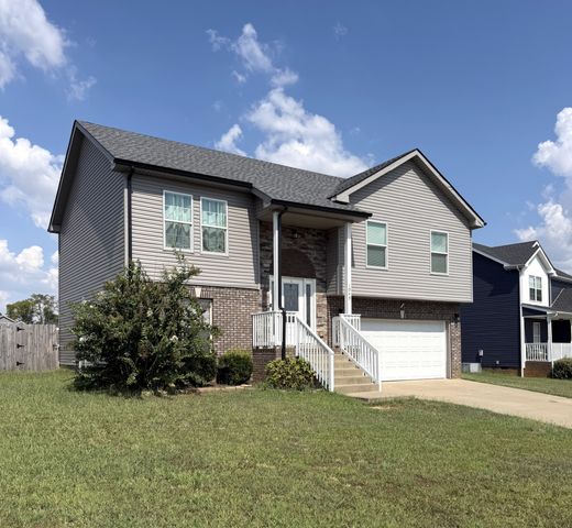 1049 Charles Thomas Dr, Clarksville, TN 37042