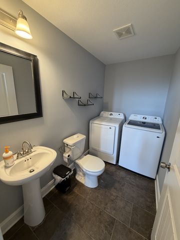 1049 Charles Thomas Dr, Clarksville, TN 37042